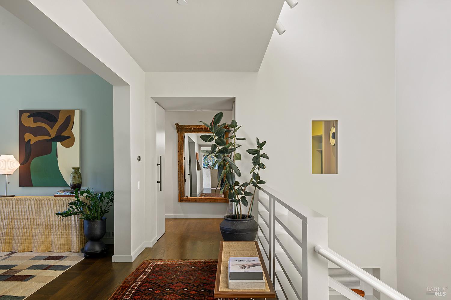 Detail Gallery Image 22 of 69 For 8 Mariposa Ct, Tiburon,  CA 94920 - 4 Beds | 5/2 Baths