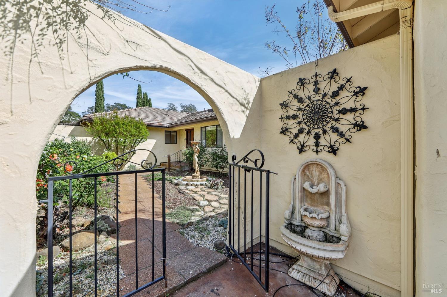 Detail Gallery Image 8 of 96 For 4084 Atlas Peak Rd, Napa,  CA 94558 - 5 Beds | 3/1 Baths