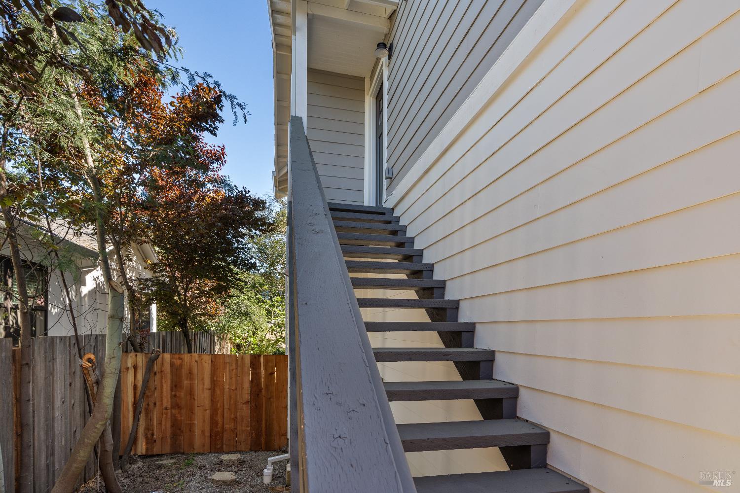 Detail Gallery Image 14 of 16 For 109 Paul Wittke Dr, Healdsburg,  CA 95448 - 5 Beds | 3/1 Baths