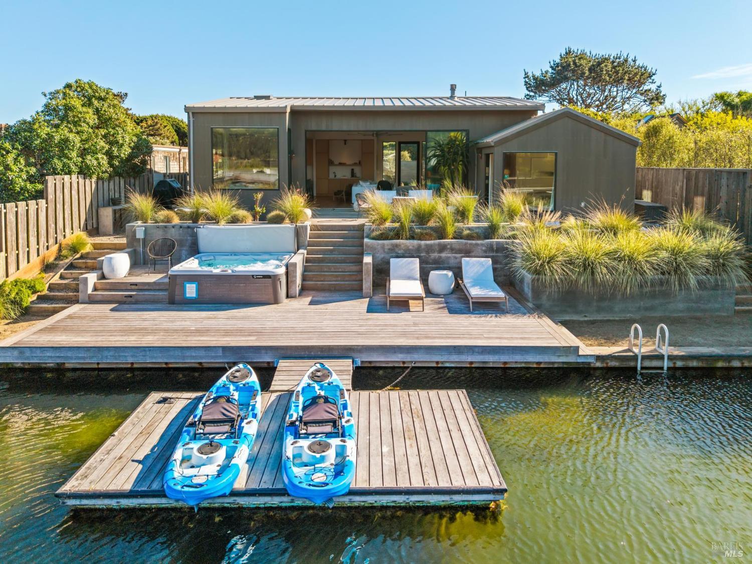 Detail Gallery Image 54 of 63 For 297 Seadrift Rd, Stinson Beach,  CA 94970 - 3 Beds | 2 Baths