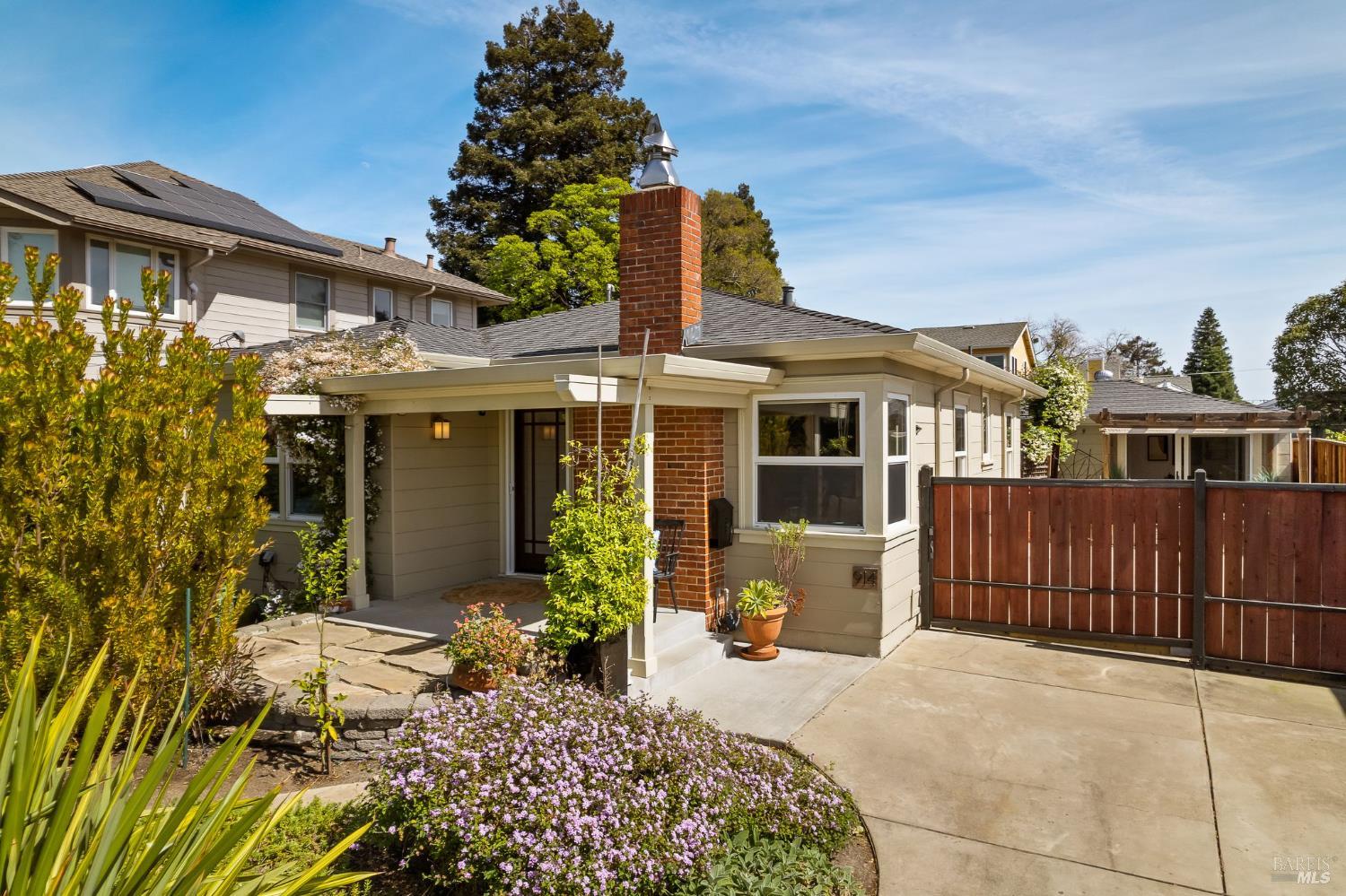 Detail Gallery Image 43 of 57 For 914 W 6th St, Benicia,  CA 94510 - 3 Beds | 2 Baths