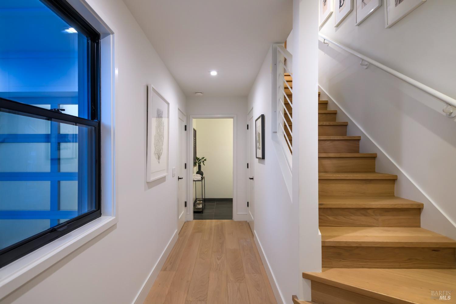 Detail Gallery Image 5 of 26 For 1092 Foster Rd, Napa,  CA 94558 - 2 Beds | 2/1 Baths