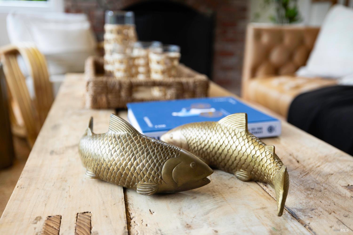 Detail Gallery Image 4 of 39 For 10 Park Ave, Bolinas,  CA 94924 - 2 Beds | 1/1 Baths