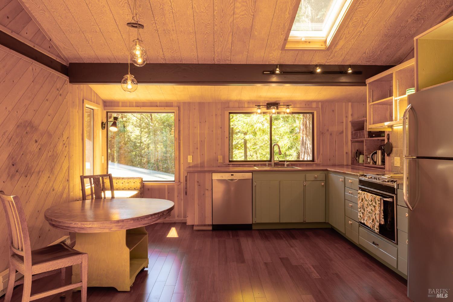 Detail Gallery Image 7 of 28 For 45516 Sunset Dr, Gualala,  CA 95445 - 2 Beds | 1 Baths