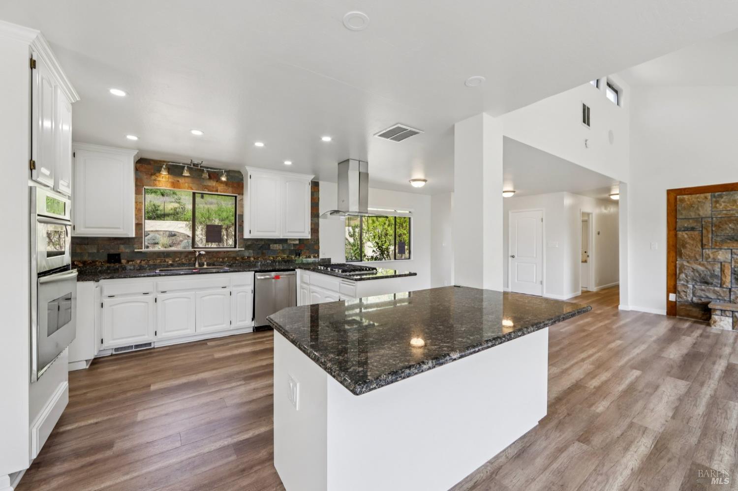 Detail Gallery Image 19 of 96 For 4084 Atlas Peak Rd, Napa,  CA 94558 - 5 Beds | 3/1 Baths