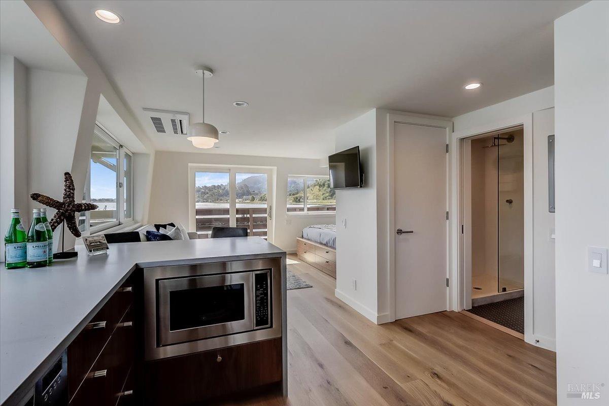 Detail Gallery Image 11 of 26 For 11 Commodore Marina Unkn, Mill Valley,  CA 94941 - 4 Beds | 4 Baths