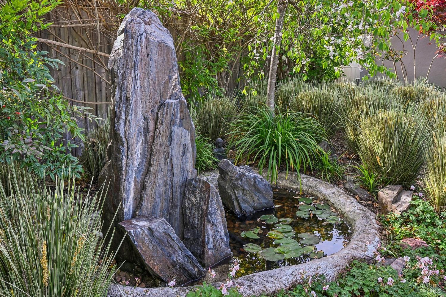 Detail Gallery Image 34 of 46 For 30 Rollingwood Dr, San Rafael,  CA 94901 - 3 Beds | 2 Baths