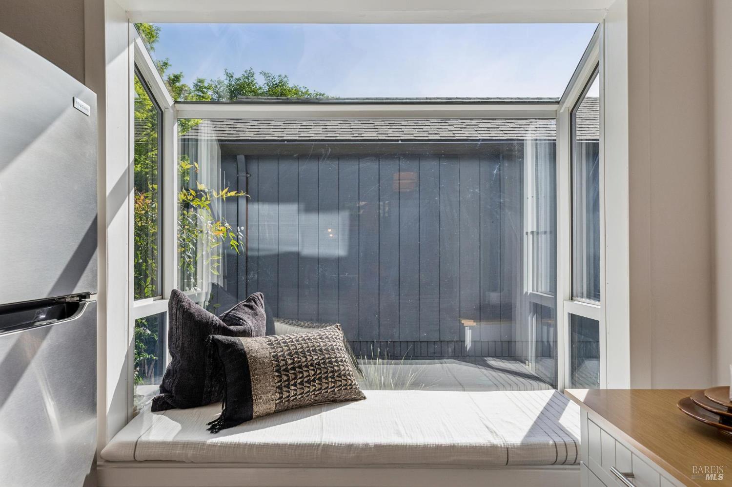 Detail Gallery Image 26 of 62 For 11 Love Ct, Fairfax,  CA 94930 - 2 Beds | 2/1 Baths