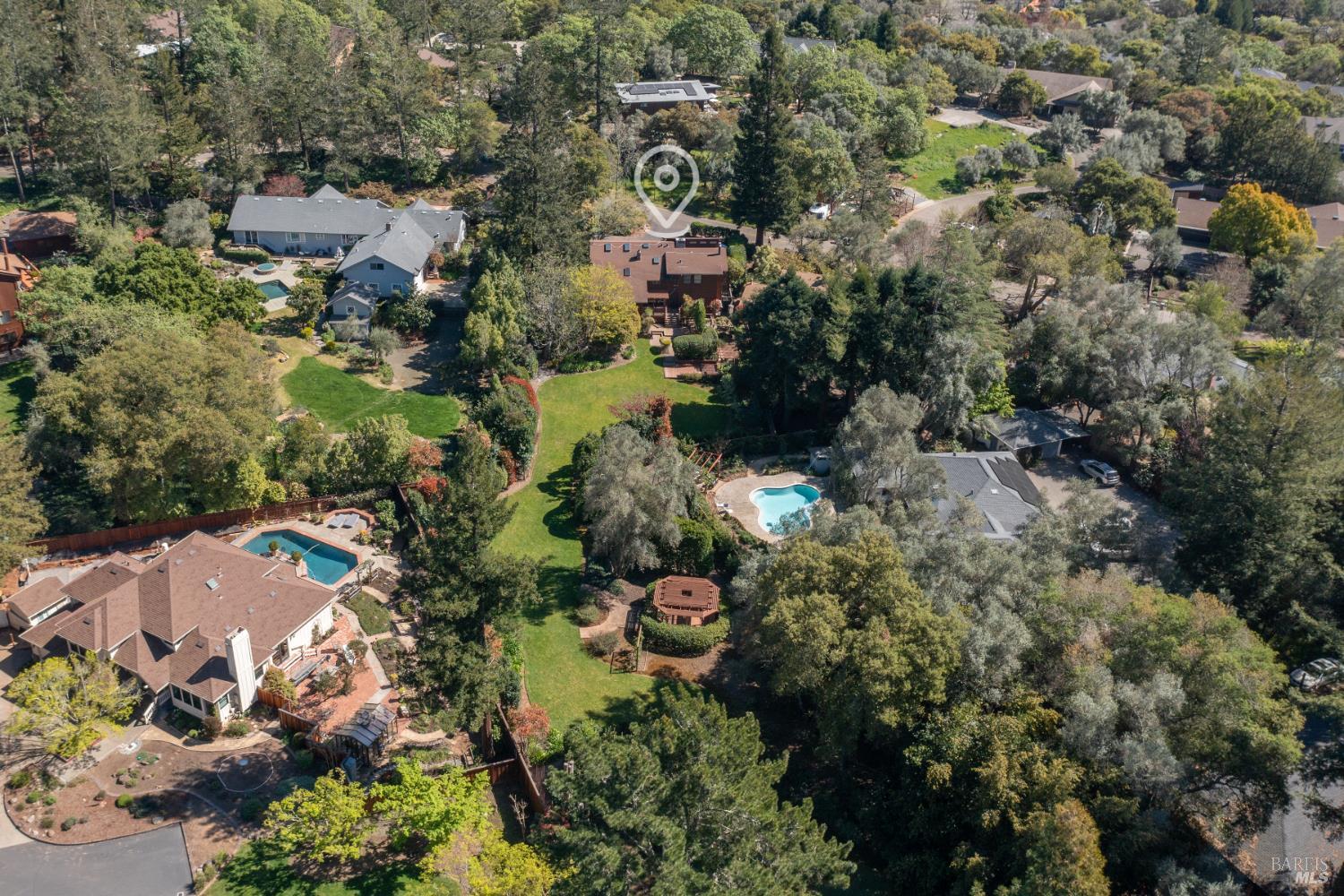 Detail Gallery Image 8 of 8 For 1517 Manzanita Ave, Santa Rosa,  CA 95404 - 4 Beds | 3 Baths