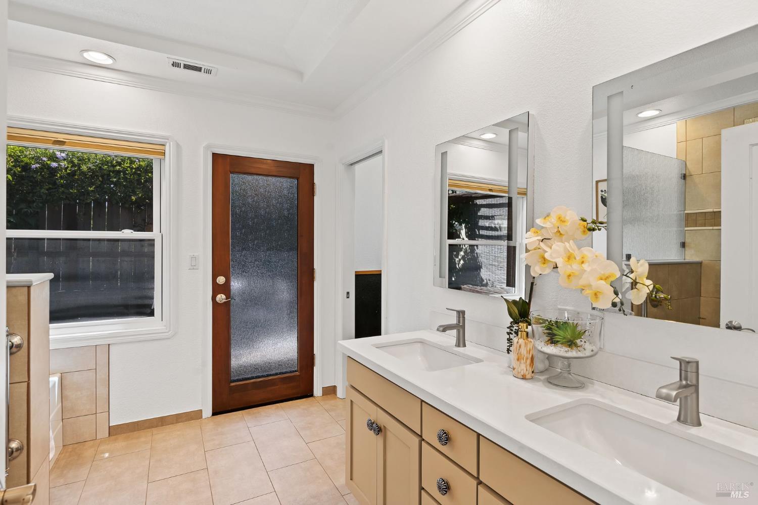 Detail Gallery Image 26 of 57 For 914 W 6th St, Benicia,  CA 94510 - 3 Beds | 2 Baths