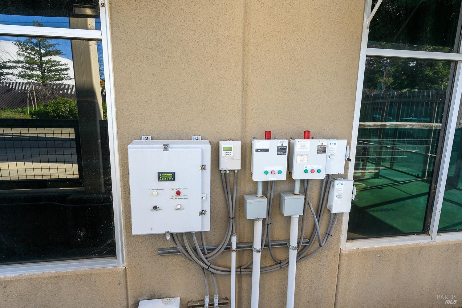 Detail Gallery Image 9 of 26 For 595 Santana Dr #E,  Cloverdale,  CA 95425 - – Beds | – Baths