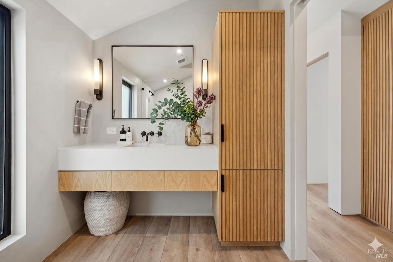 Detail Gallery Image 46 of 63 For 297 Seadrift Rd, Stinson Beach,  CA 94970 - 3 Beds | 2 Baths