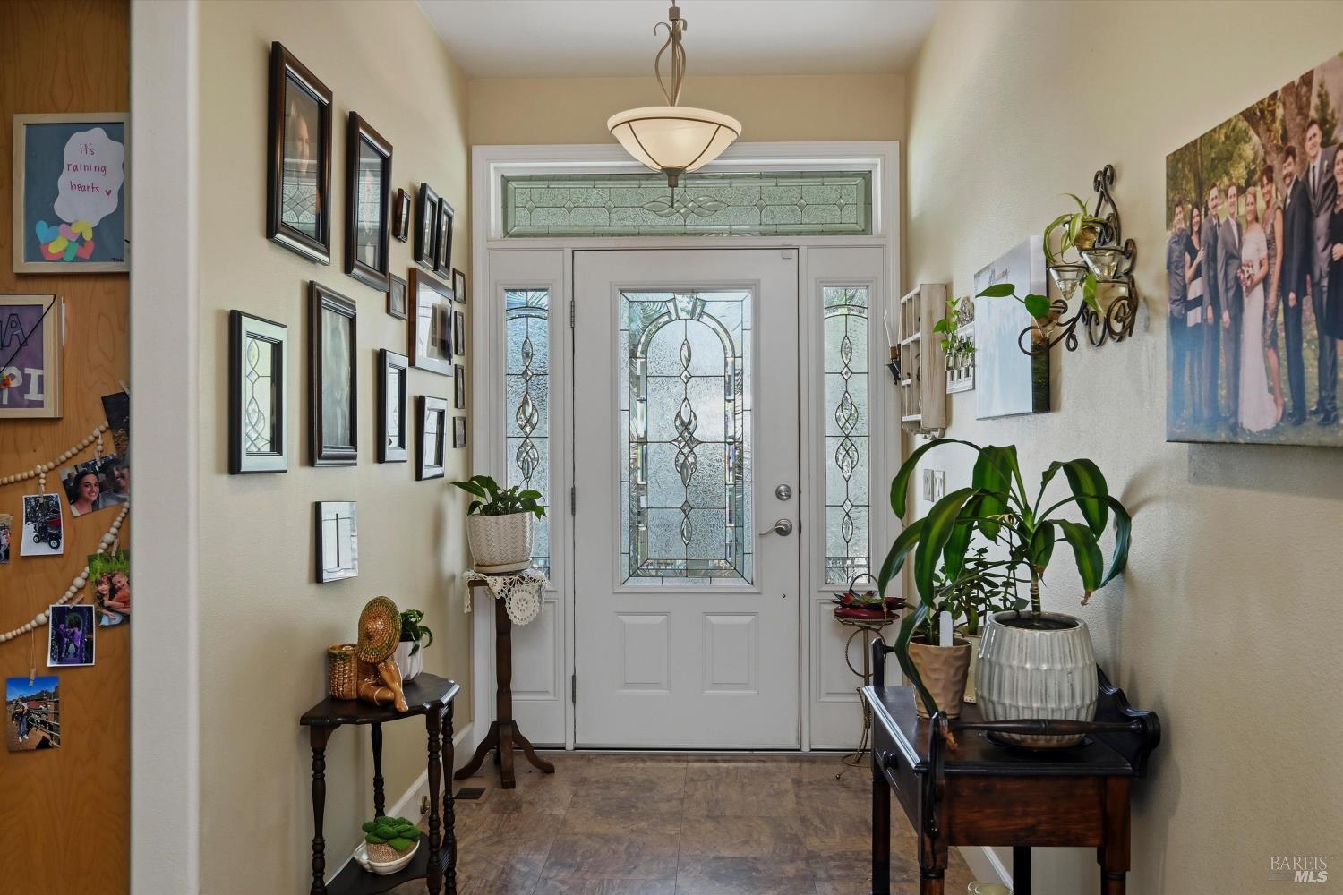 Detail Gallery Image 9 of 56 For 19614 Mountain Mdws, Hidden Valley Lake,  CA 95467 - 4 Beds | 3 Baths