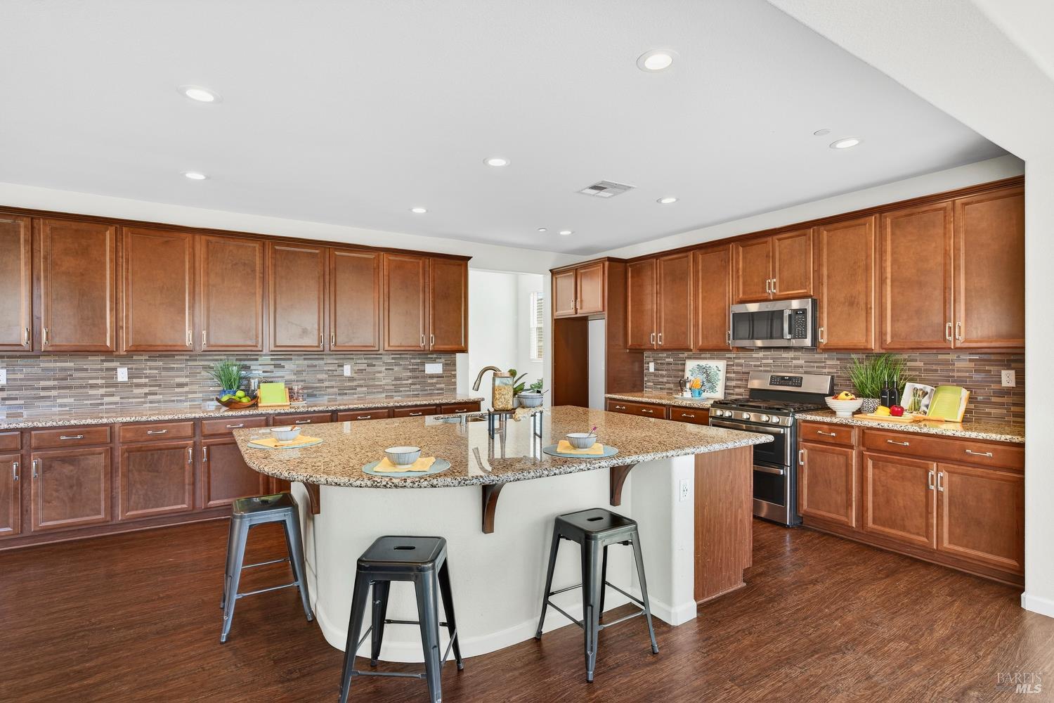 Detail Gallery Image 19 of 75 For 1535 Arlington Ct, Dixon,  CA 95620 - 4 Beds | 2/1 Baths