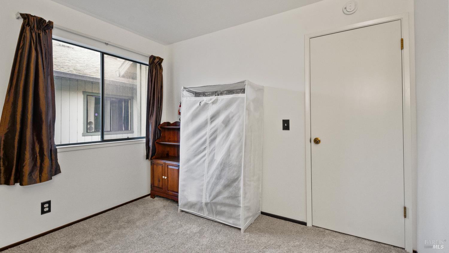 Detail Gallery Image 19 of 26 For 418 Occidental Cir, Santa Rosa,  CA 95401 - 3 Beds | 2/1 Baths