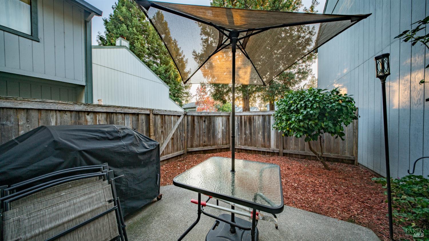 Detail Gallery Image 21 of 26 For 418 Occidental Cir, Santa Rosa,  CA 95401 - 3 Beds | 2/1 Baths