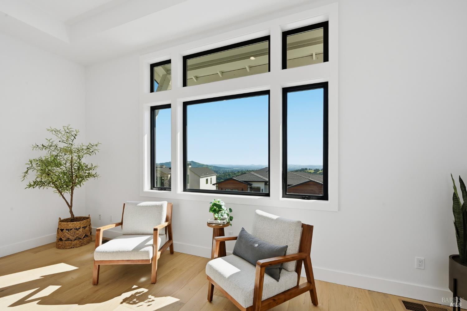 Detail Gallery Image 23 of 42 For 2011 Long Leaf Ct, Santa Rosa,  CA 95403 - 4 Beds | 3 Baths