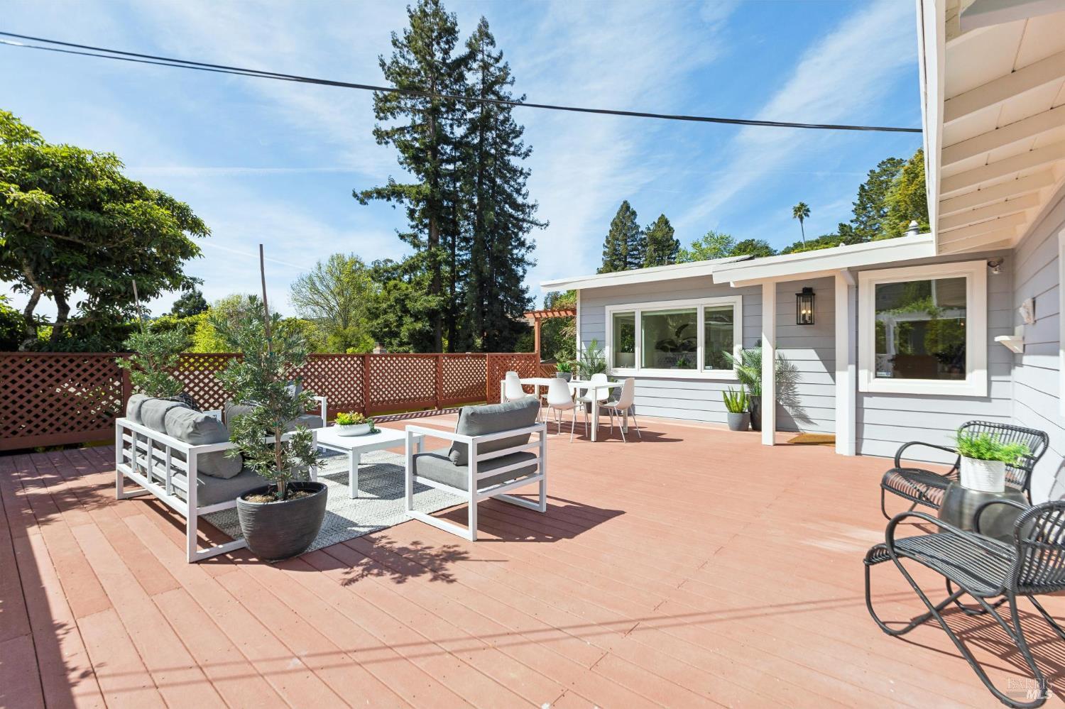 Detail Gallery Image 3 of 61 For 138 Kipling Dr, Mill Valley,  CA 94941 - 4 Beds | 3 Baths