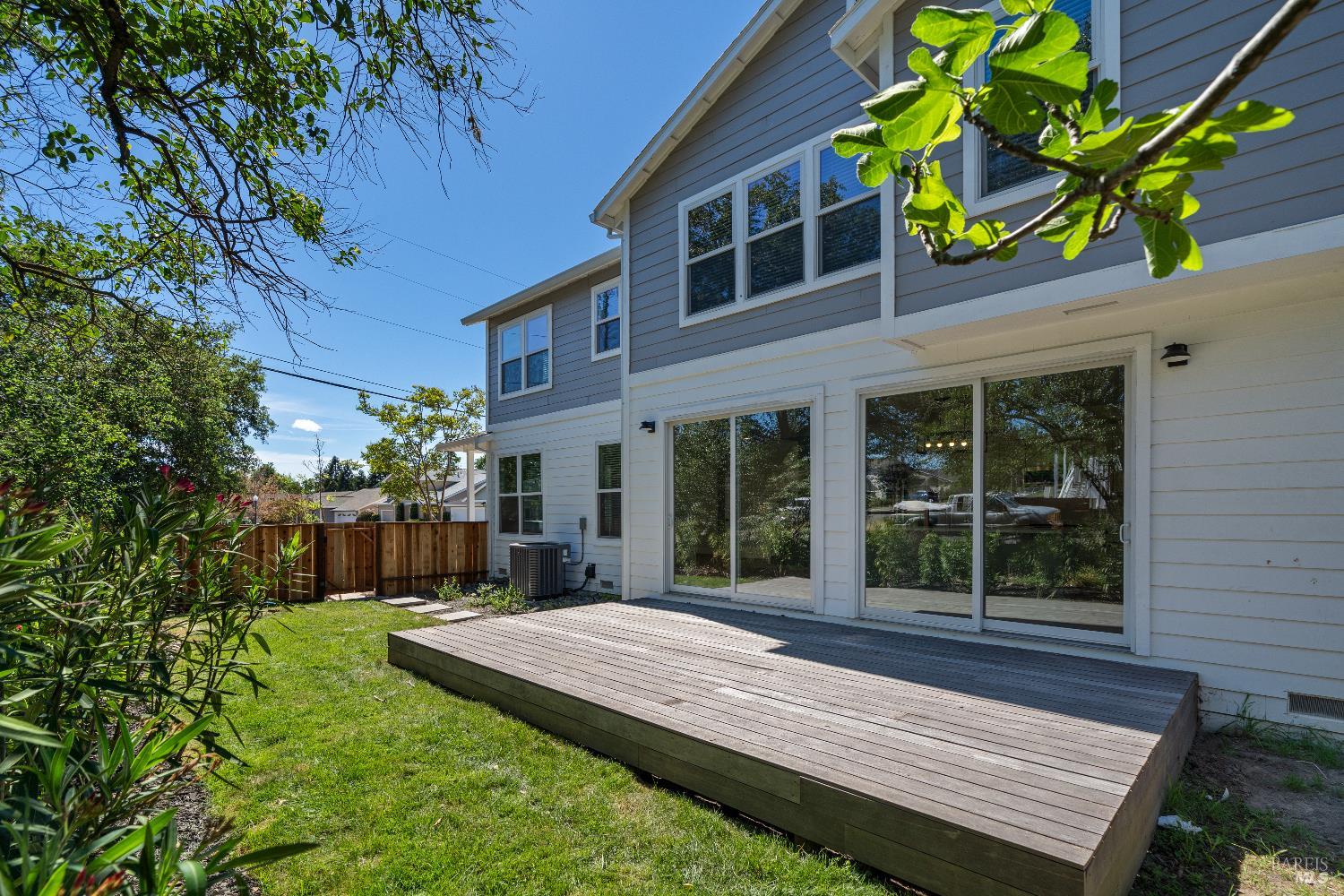 Detail Gallery Image 13 of 16 For 109 Paul Wittke Dr, Healdsburg,  CA 95448 - 5 Beds | 3/1 Baths