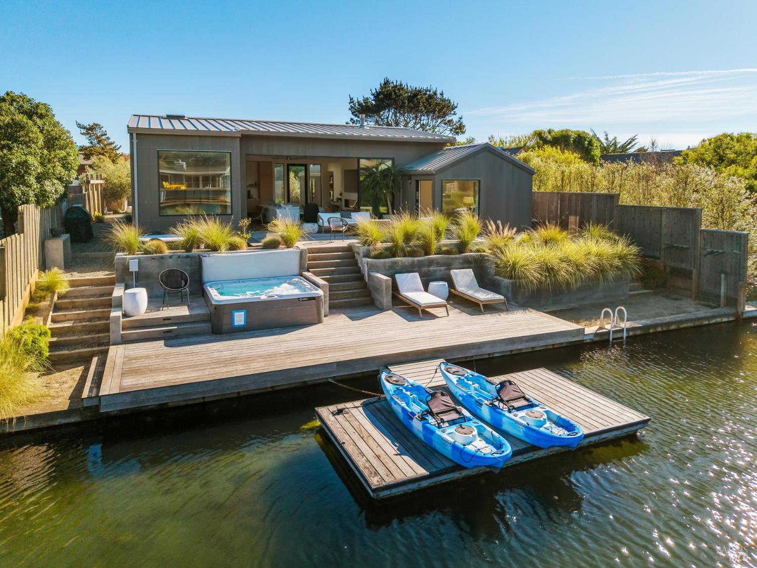 Detail Gallery Image 53 of 63 For 297 Seadrift Rd, Stinson Beach,  CA 94970 - 3 Beds | 2 Baths