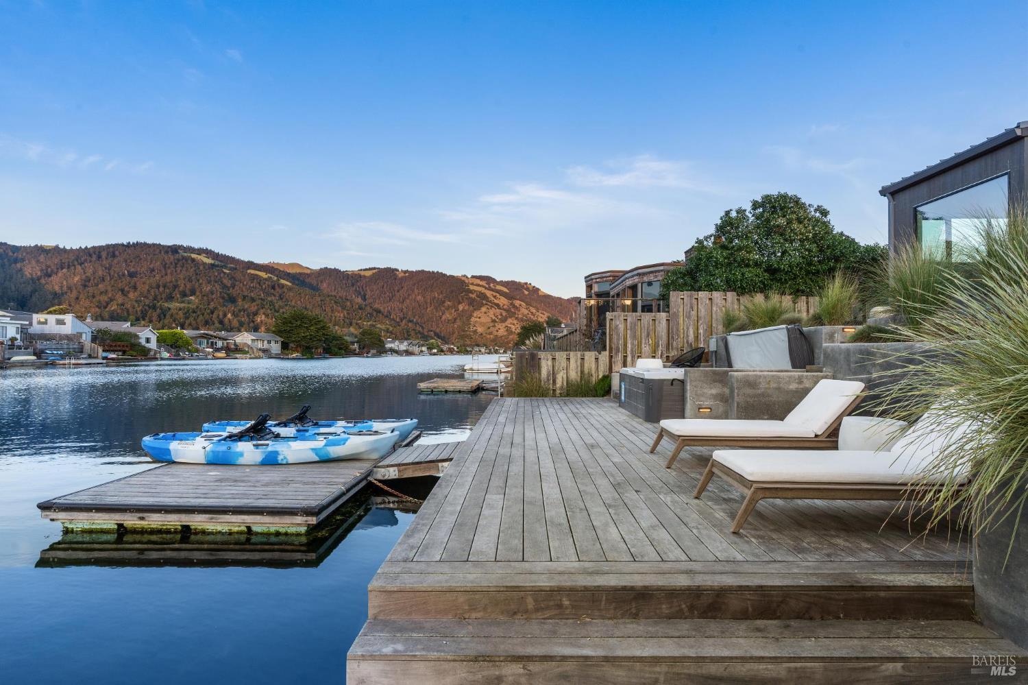 Detail Gallery Image 63 of 63 For 297 Seadrift Rd, Stinson Beach,  CA 94970 - 3 Beds | 2 Baths