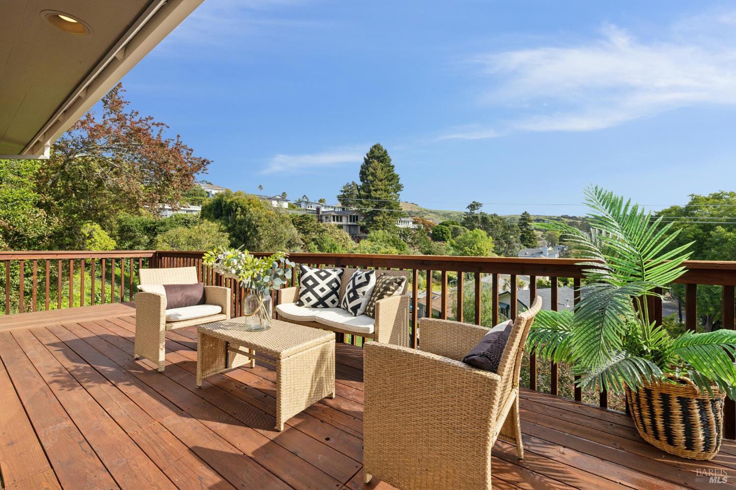 Detail Gallery Image 9 of 37 For 22 North Terrace Unkn, Tiburon,  CA 94920 - 3 Beds | 2 Baths