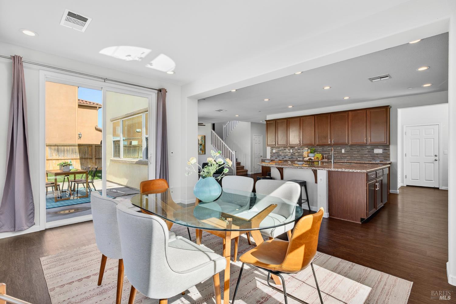 Detail Gallery Image 29 of 75 For 1535 Arlington Ct, Dixon,  CA 95620 - 4 Beds | 2/1 Baths