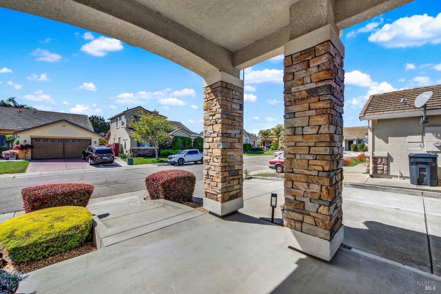 Detail Gallery Image 11 of 63 For 1721 Beale Cir, Suisun City,  CA 94585 - 3 Beds | 2 Baths