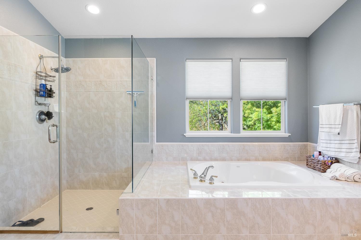 Detail Gallery Image 24 of 43 For 1149 Songwood Rd, Vallejo,  CA 94591 - 5 Beds | 3/1 Baths