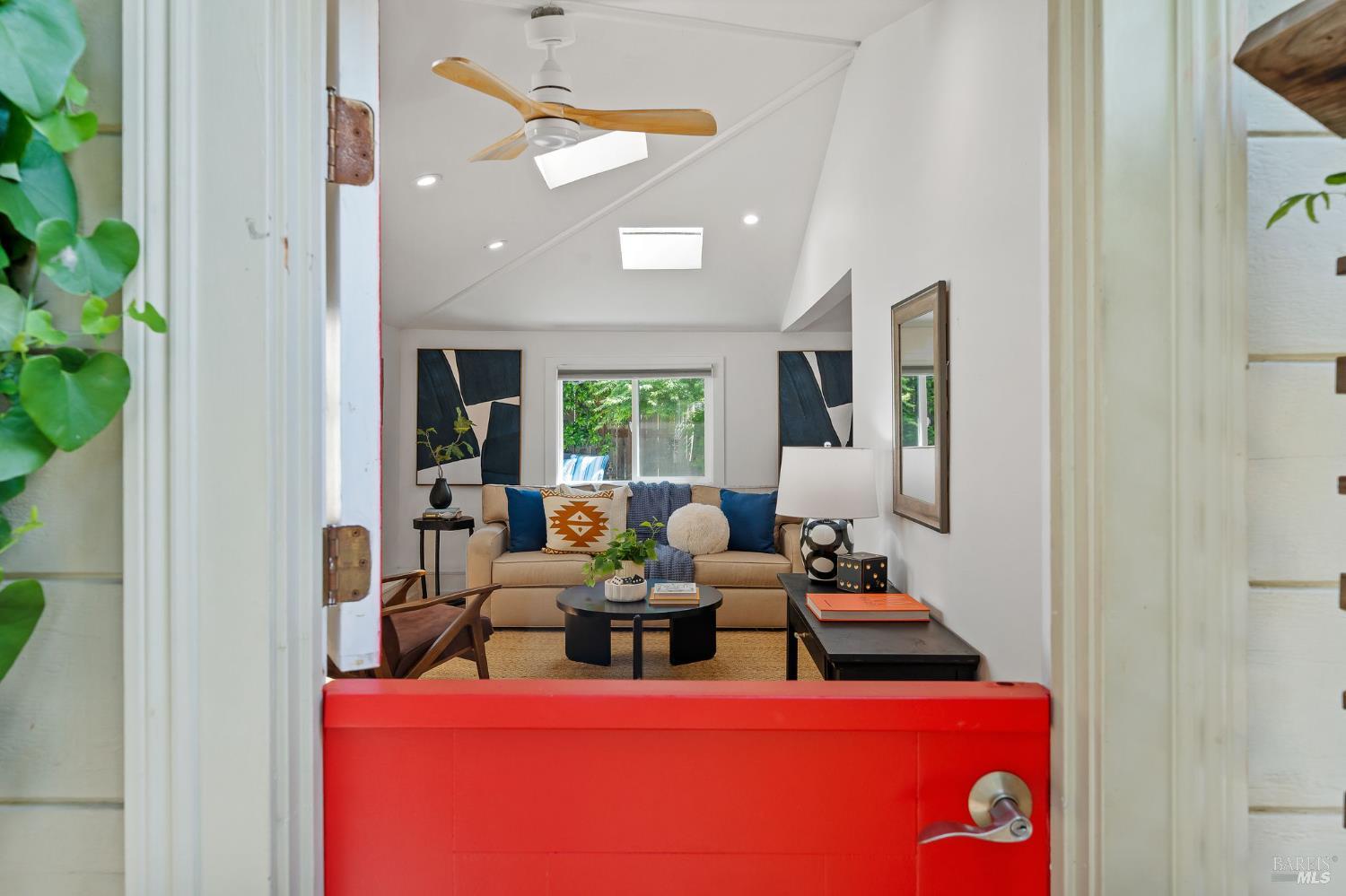 Detail Gallery Image 37 of 57 For 914 W 6th St, Benicia,  CA 94510 - 3 Beds | 2 Baths