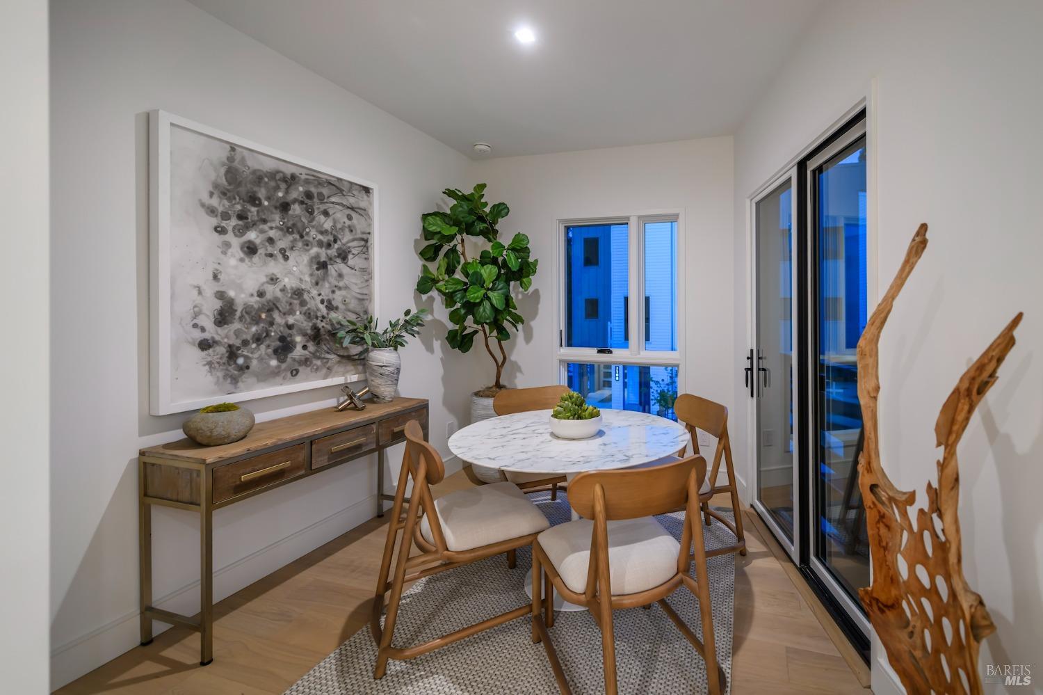 Detail Gallery Image 14 of 26 For 1092 Foster Rd, Napa,  CA 94558 - 2 Beds | 2/1 Baths