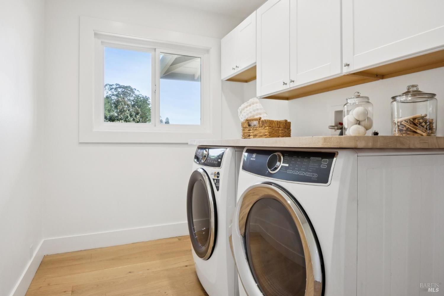 Detail Gallery Image 29 of 48 For 65 Valley View Ave, San Rafael,  CA 94901 - 5 Beds | 5 Baths