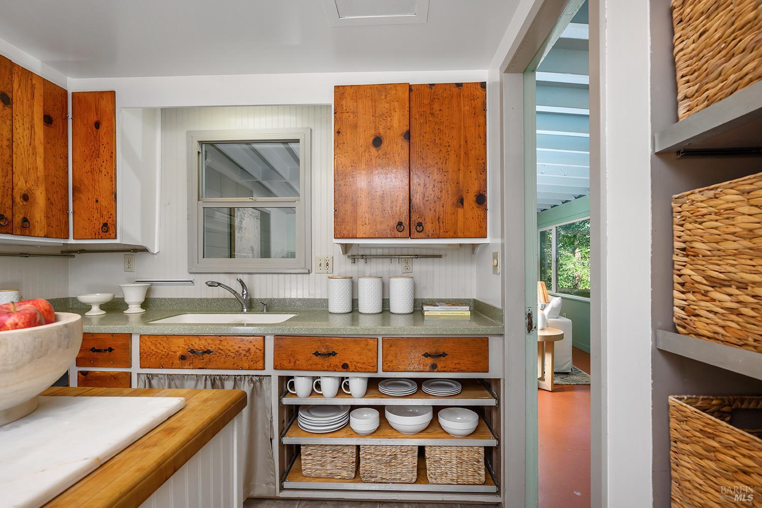 Detail Gallery Image 8 of 28 For 19020 Sunny Dr, Guerneville,  CA 95446 - 1 Beds | 1 Baths