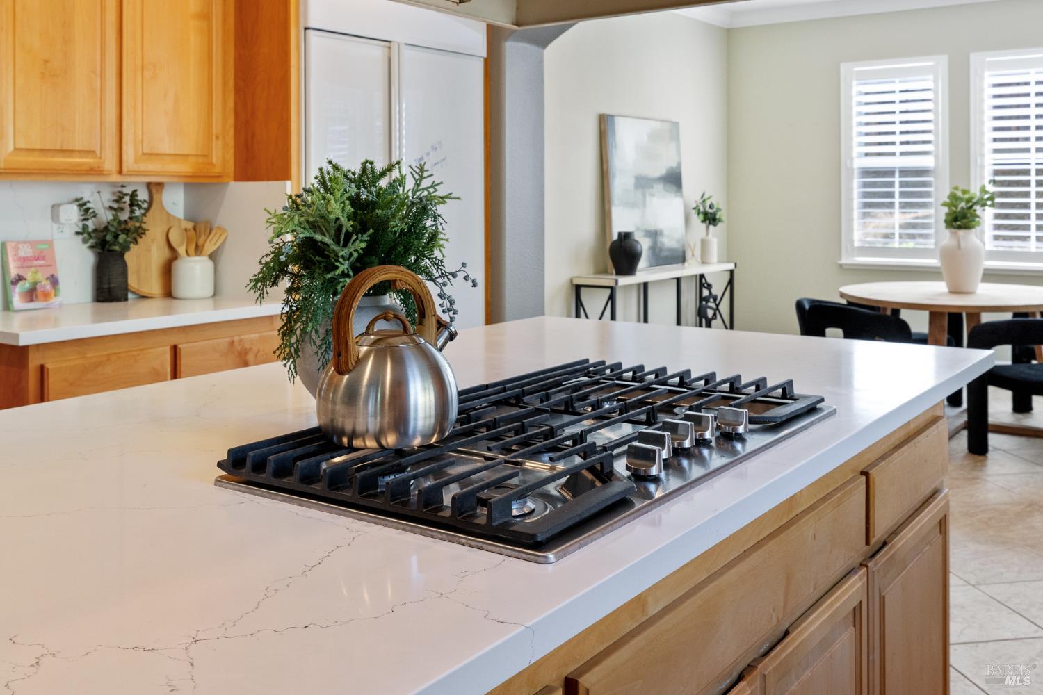 Detail Gallery Image 14 of 43 For 1149 Songwood Rd, Vallejo,  CA 94591 - 5 Beds | 3/1 Baths