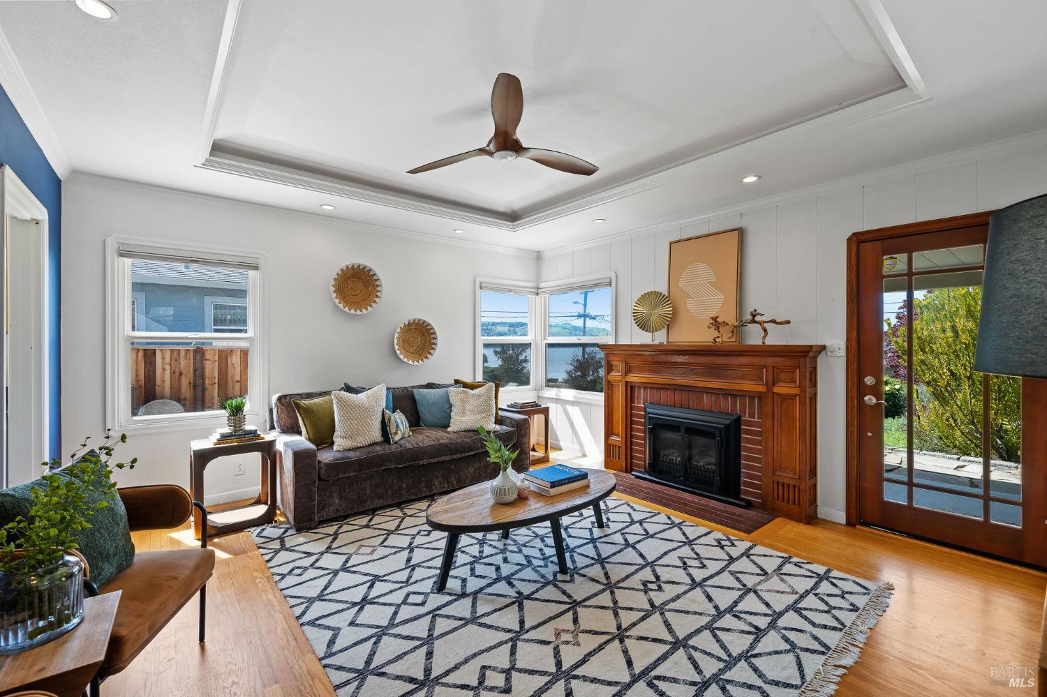 Detail Gallery Image 8 of 57 For 914 W 6th St, Benicia,  CA 94510 - 3 Beds | 2 Baths