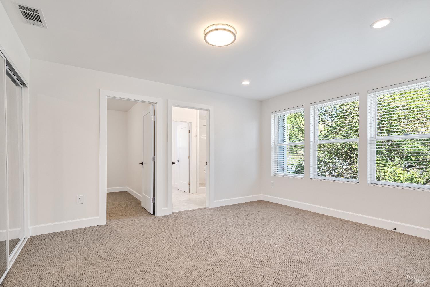 Detail Gallery Image 11 of 16 For 109 Paul Wittke Dr, Healdsburg,  CA 95448 - 5 Beds | 3/1 Baths