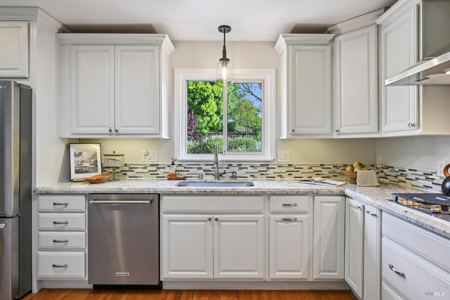 Detail Gallery Image 17 of 46 For 30 Rollingwood Dr, San Rafael,  CA 94901 - 3 Beds | 2 Baths