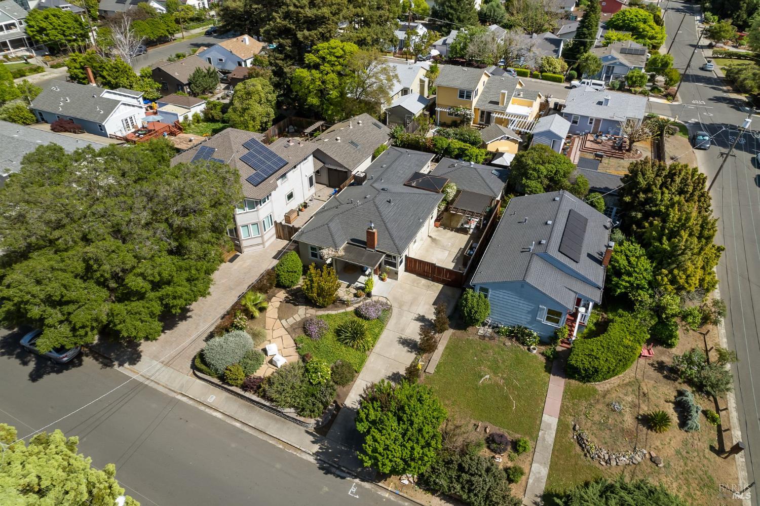 Detail Gallery Image 48 of 57 For 914 W 6th St, Benicia,  CA 94510 - 3 Beds | 2 Baths