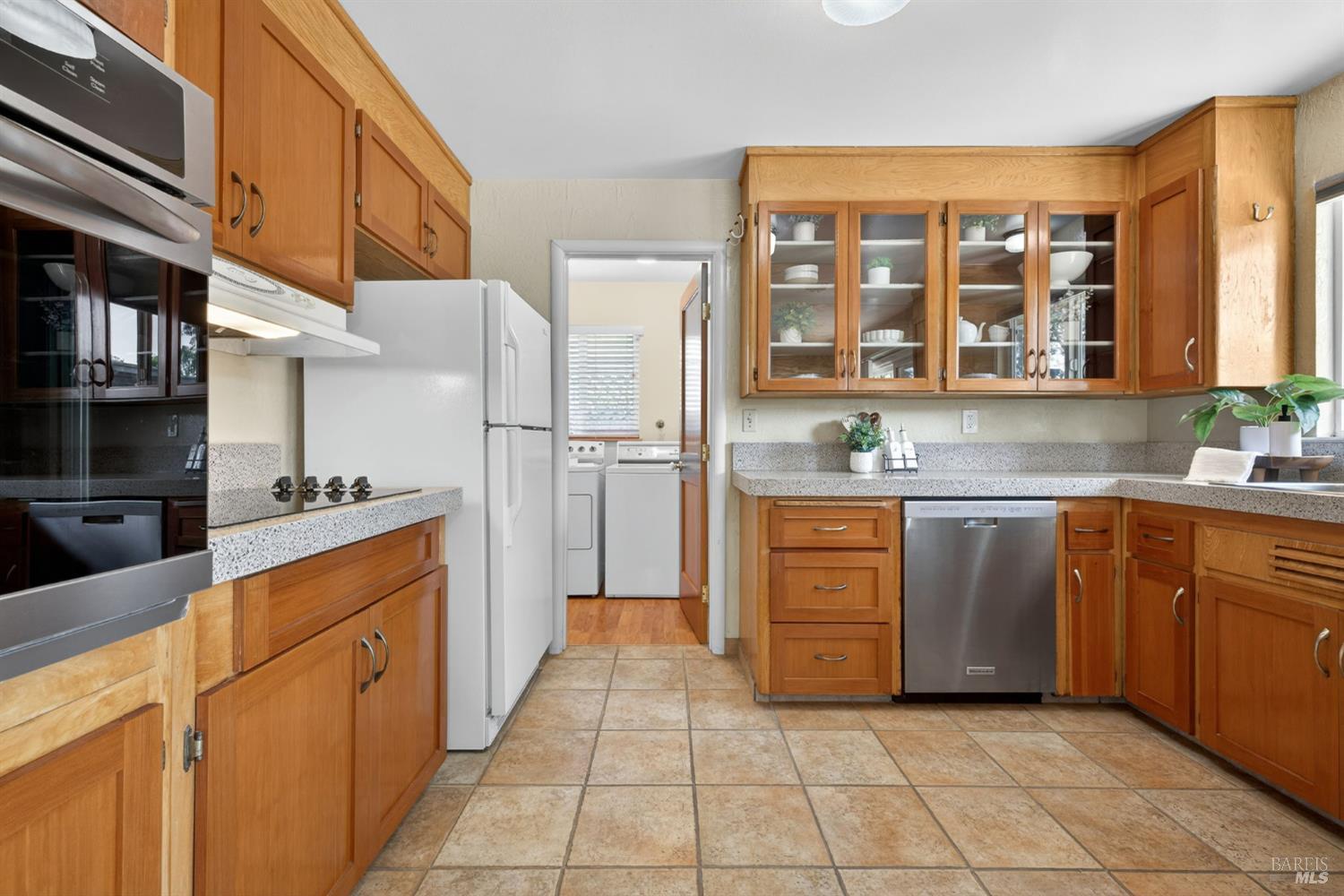 Detail Gallery Image 17 of 39 For 334 Richmond Dr, Santa Rosa,  CA 95401 - 4 Beds | 2 Baths