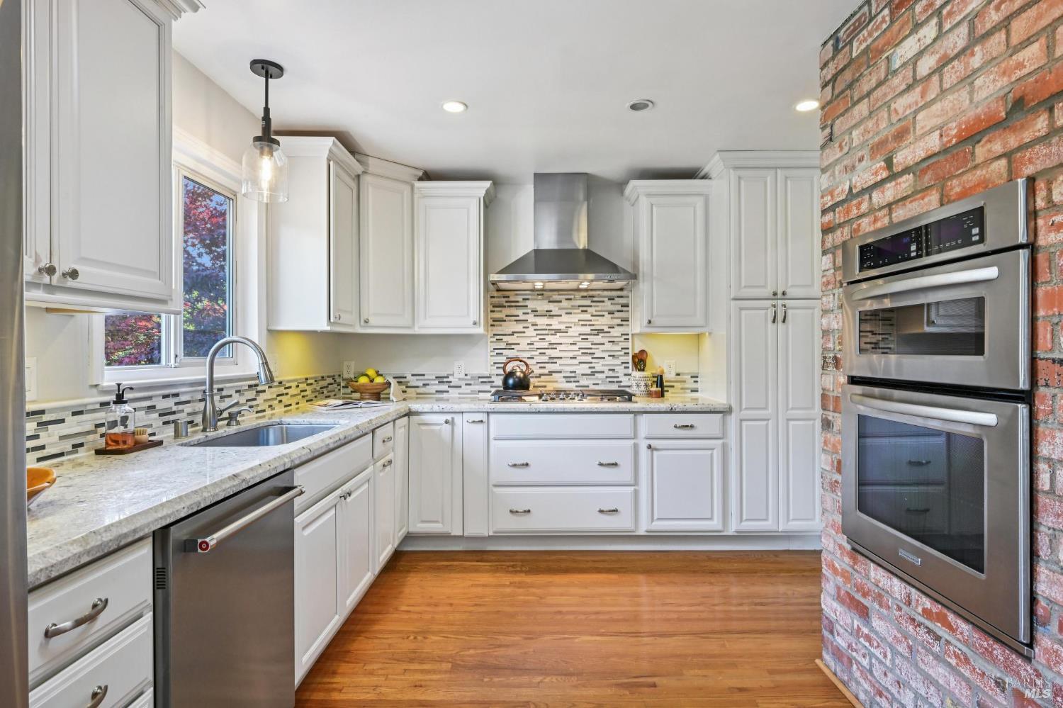 Detail Gallery Image 15 of 46 For 30 Rollingwood Dr, San Rafael,  CA 94901 - 3 Beds | 2 Baths