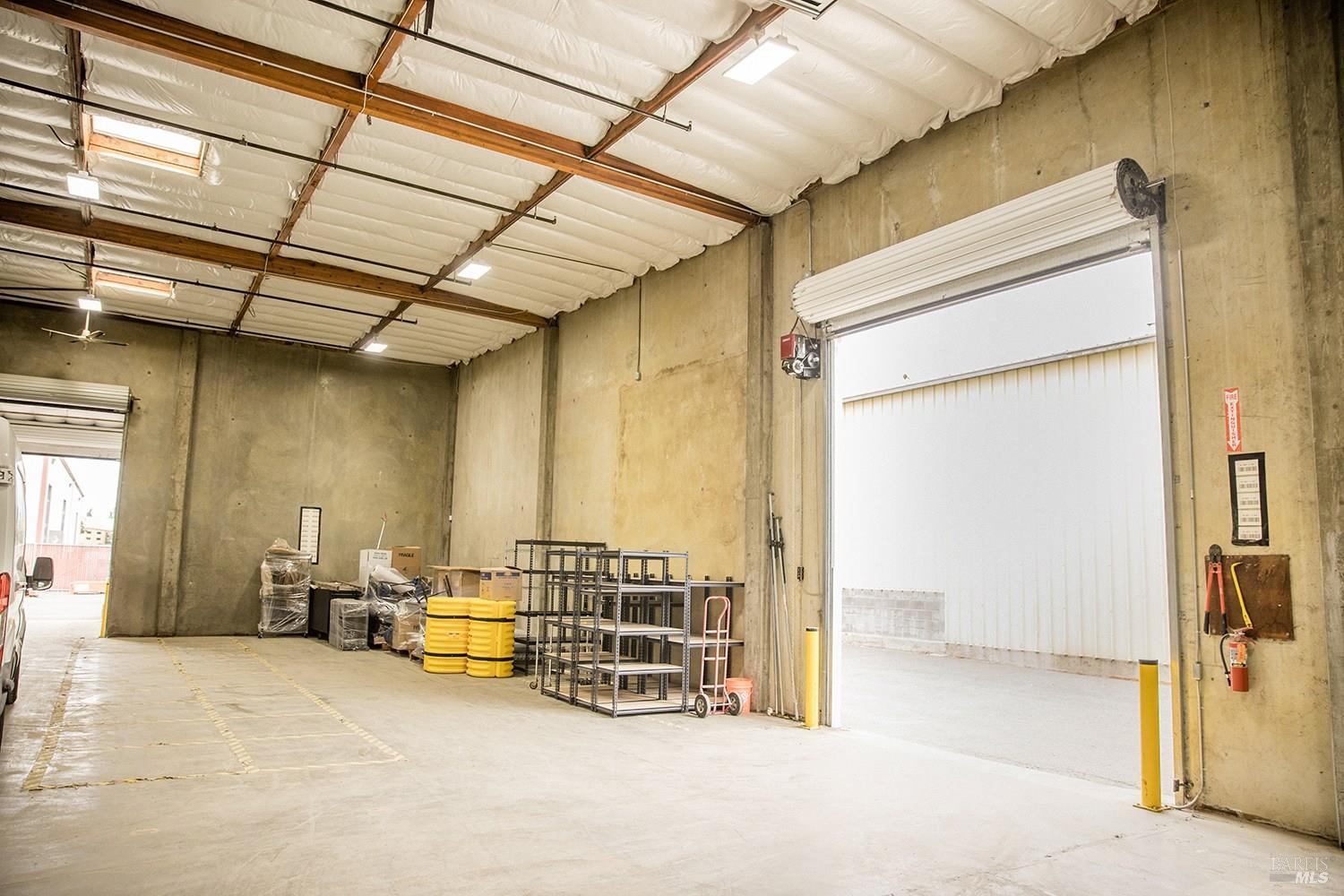 Detail Gallery Image 6 of 7 For 962 Kaiser Rd, Napa,  CA 94558 - – Beds | – Baths