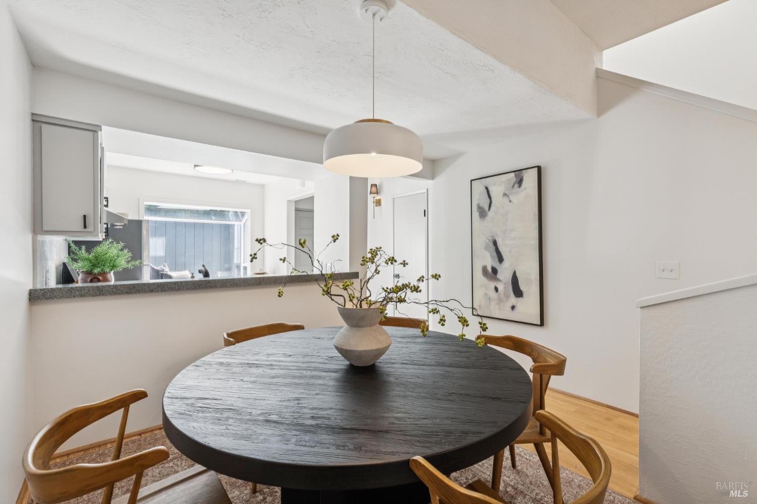 Detail Gallery Image 8 of 62 For 11 Love Ct, Fairfax,  CA 94930 - 2 Beds | 2/1 Baths