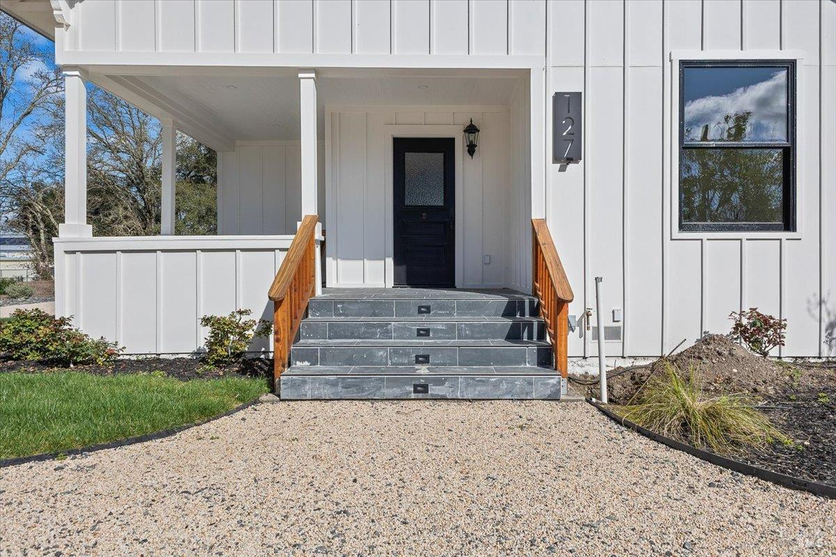 Detail Gallery Image 5 of 74 For 127 Pleasant Ave, Santa Rosa,  CA 95403 - 4 Beds | 4 Baths