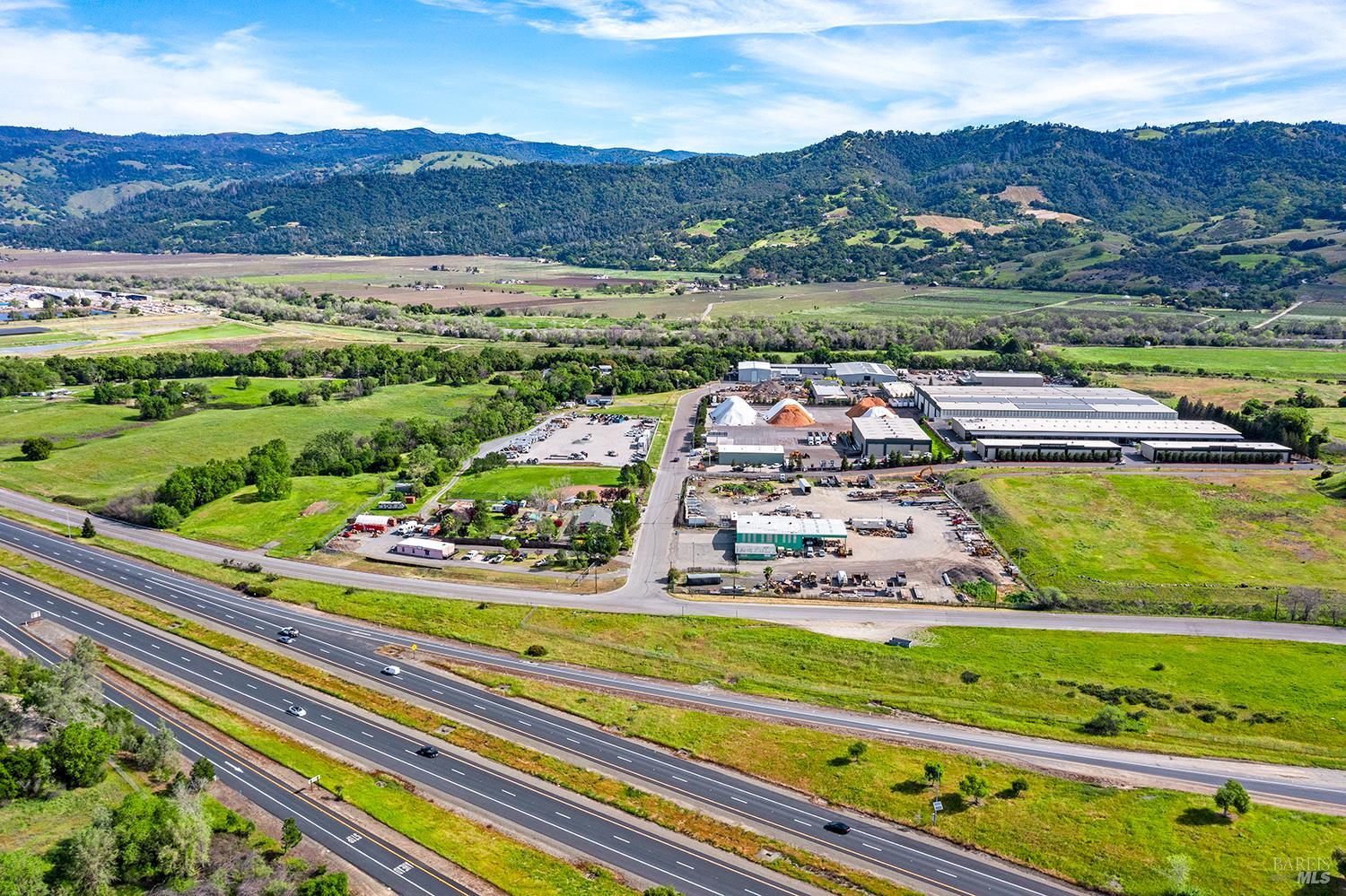 Detail Gallery Image 2 of 11 For 595 Santana Dr #E,  Cloverdale,  CA 95425 - – Beds | – Baths