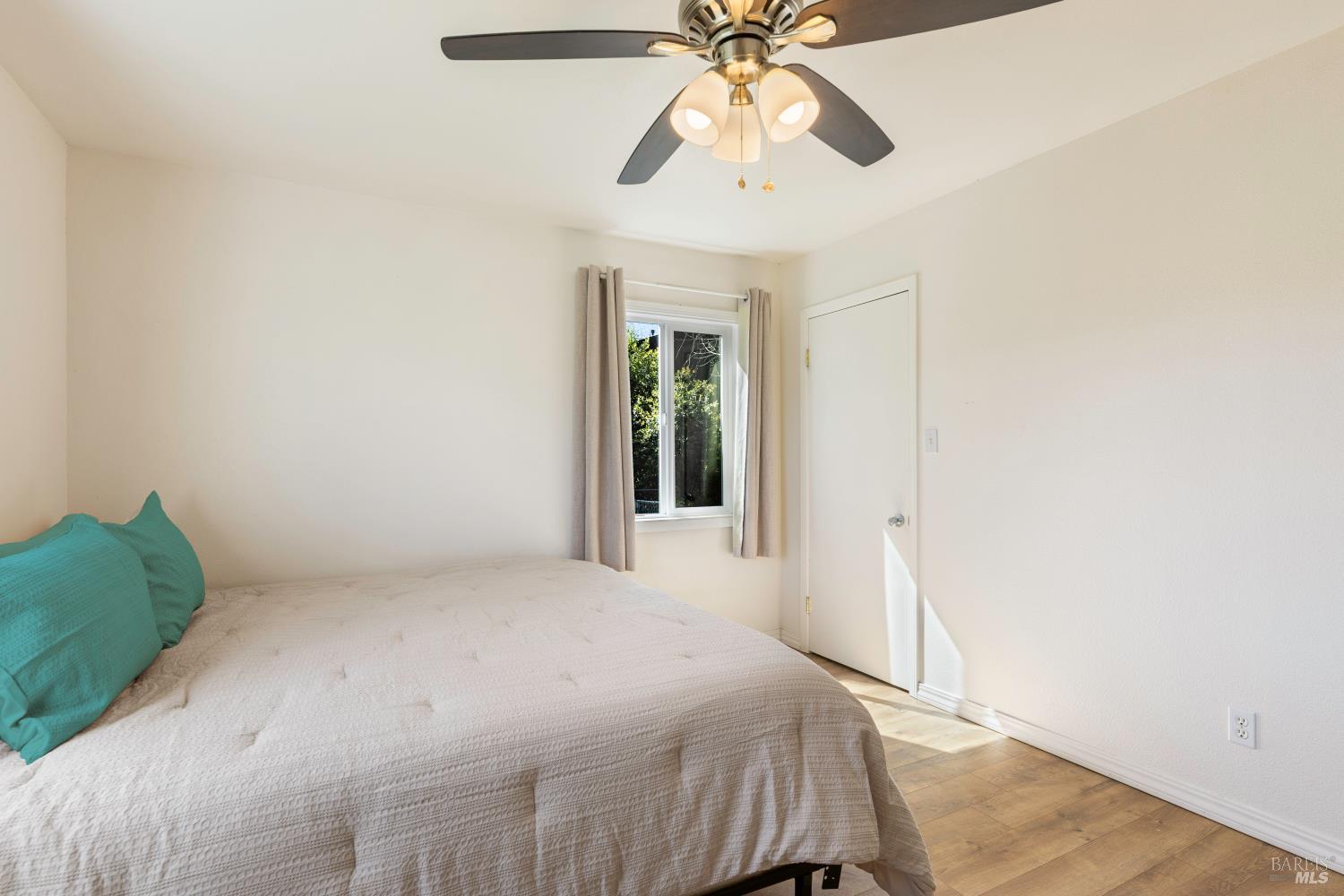 Detail Gallery Image 14 of 34 For 13780 Mountain House Rd, Hopland,  CA 95449 - 3 Beds | 1 Baths