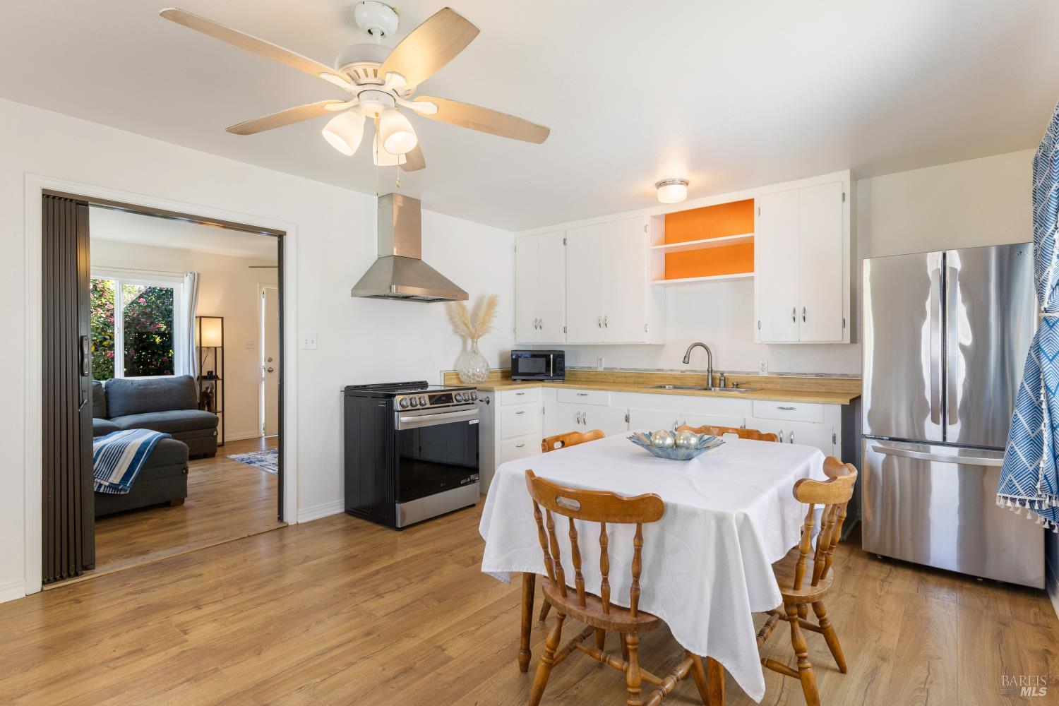 Detail Gallery Image 9 of 34 For 13780 Mountain House Rd, Hopland,  CA 95449 - 3 Beds | 1 Baths