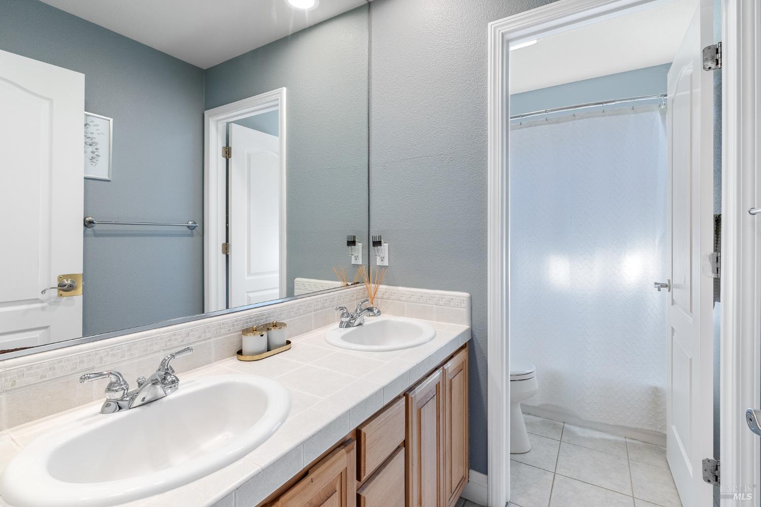 Detail Gallery Image 30 of 43 For 1149 Songwood Rd, Vallejo,  CA 94591 - 5 Beds | 3/1 Baths