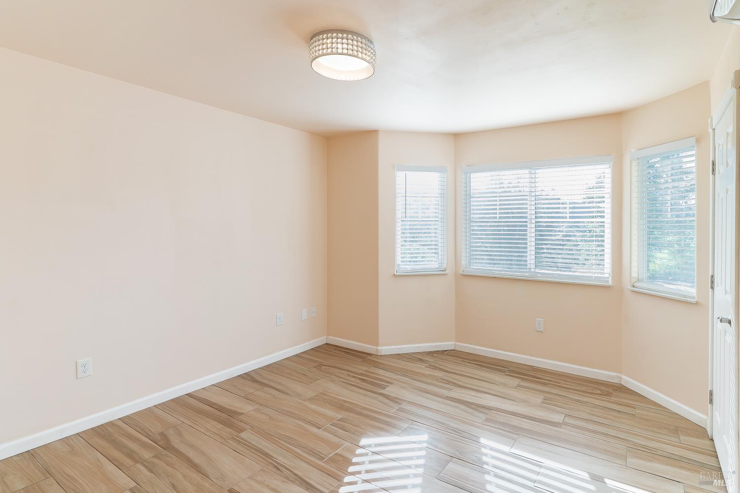 Detail Gallery Image 8 of 46 For 1486 Steele Canyon Rd, Napa,  CA 94558 - 2 Beds | 2 Baths