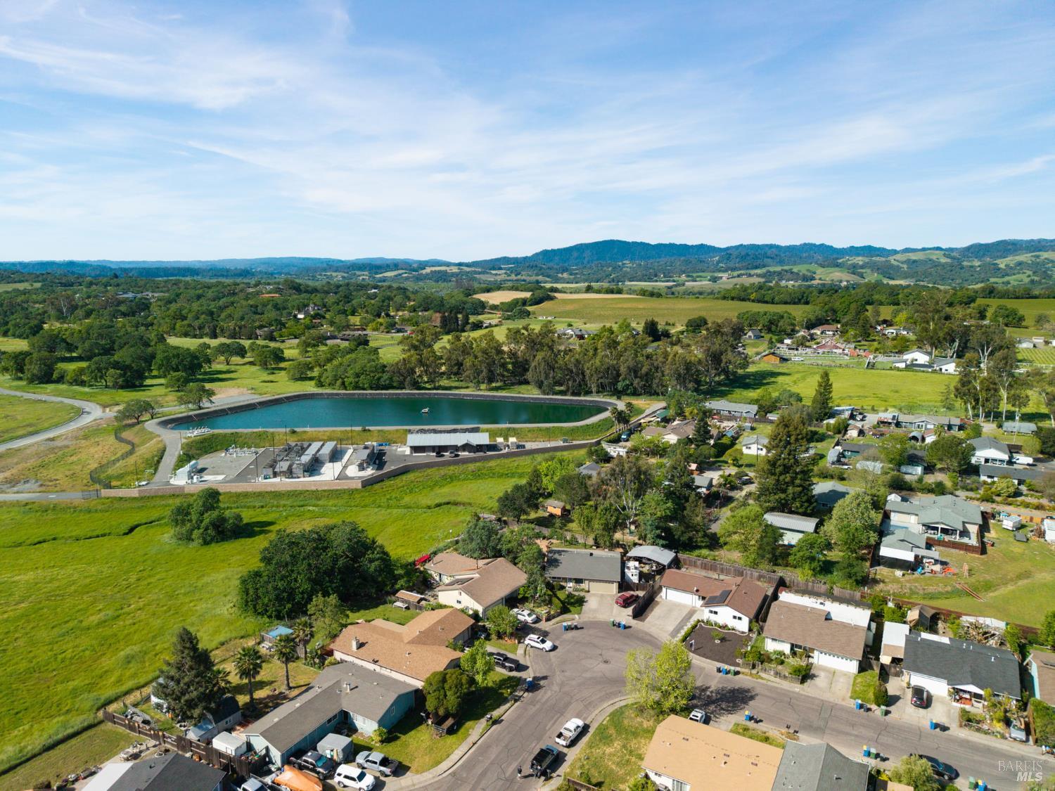 Detail Gallery Image 31 of 34 For 9865 Sunray Pl, Windsor,  CA 95492 - 3 Beds | 1/1 Baths
