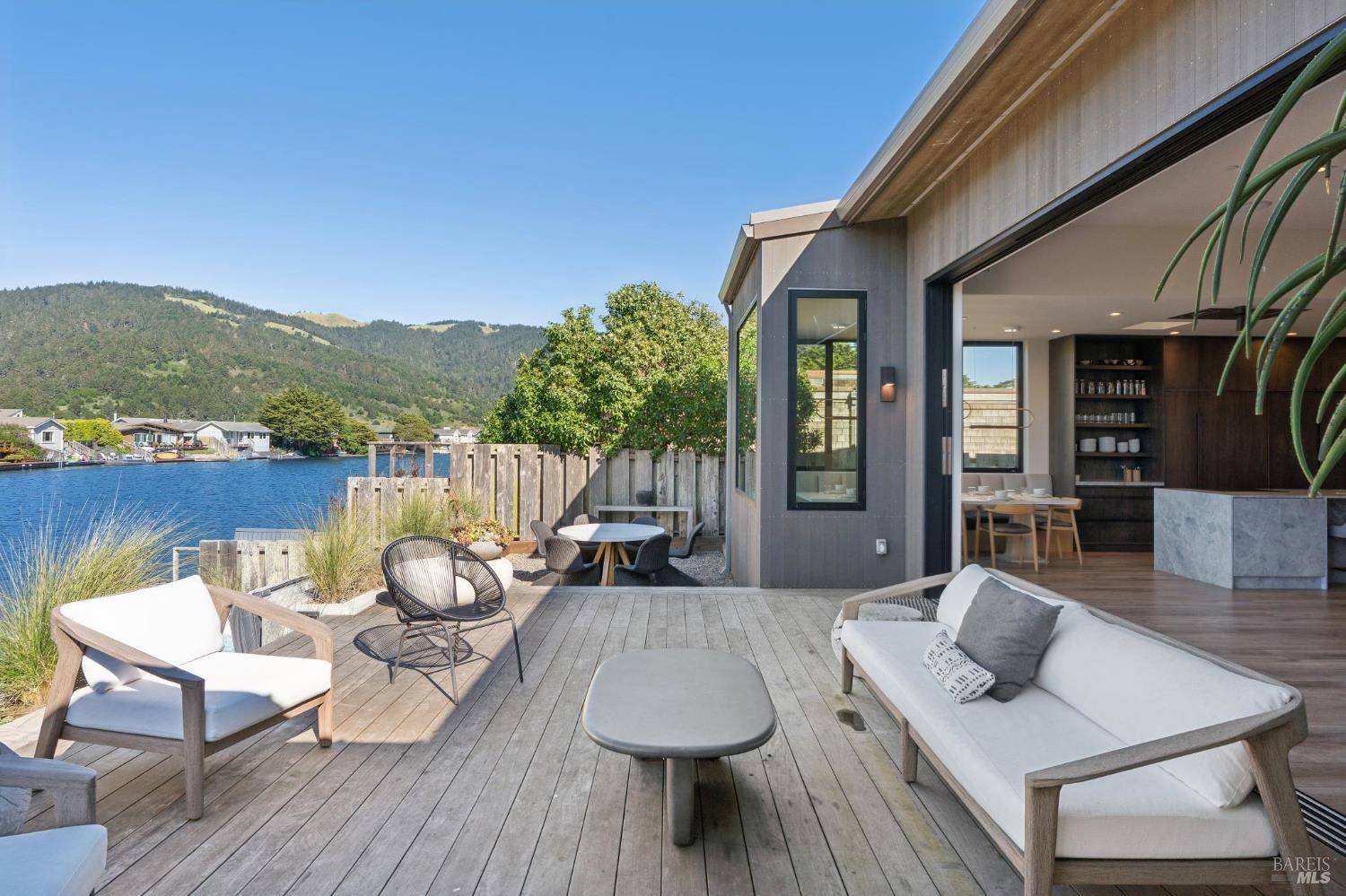 Detail Gallery Image 47 of 63 For 297 Seadrift Rd, Stinson Beach,  CA 94970 - 3 Beds | 2 Baths